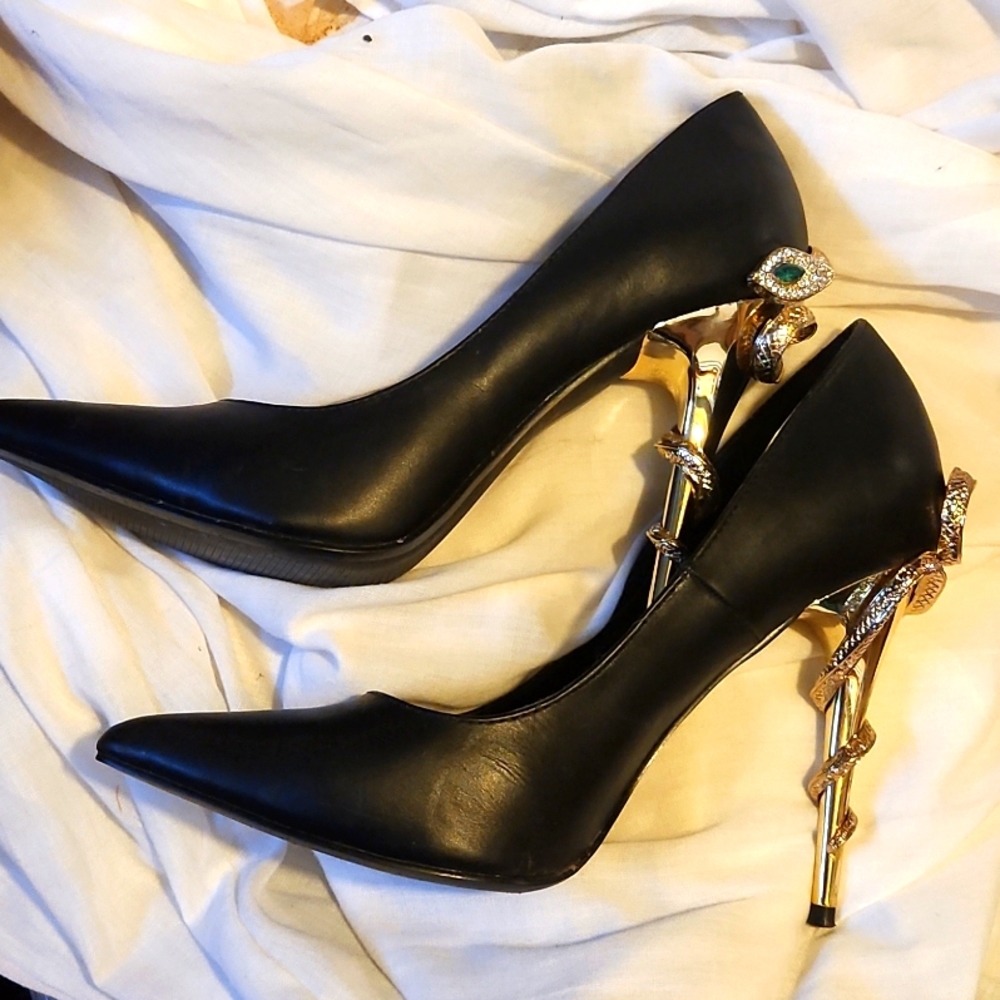 Shoedazzle snake heels size 8